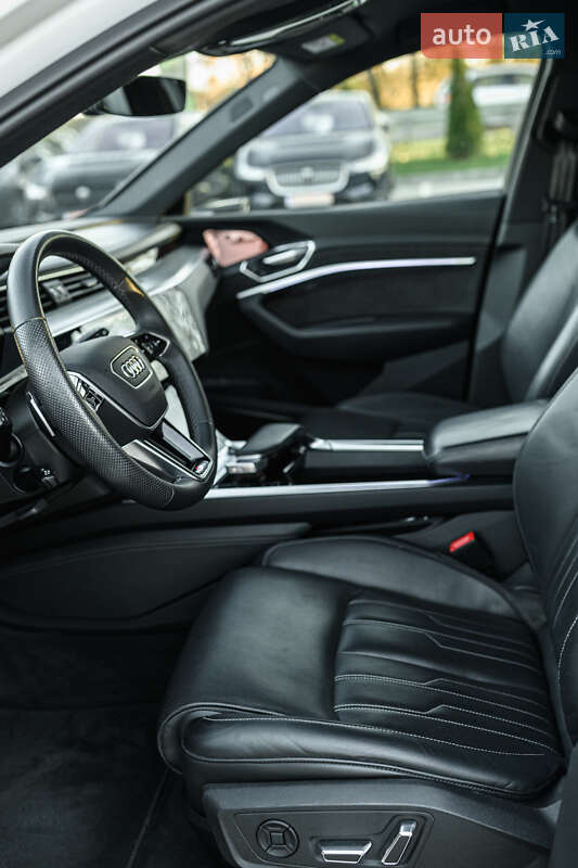 Позашляховик / Кросовер Audi e-tron S 2021 в Львові