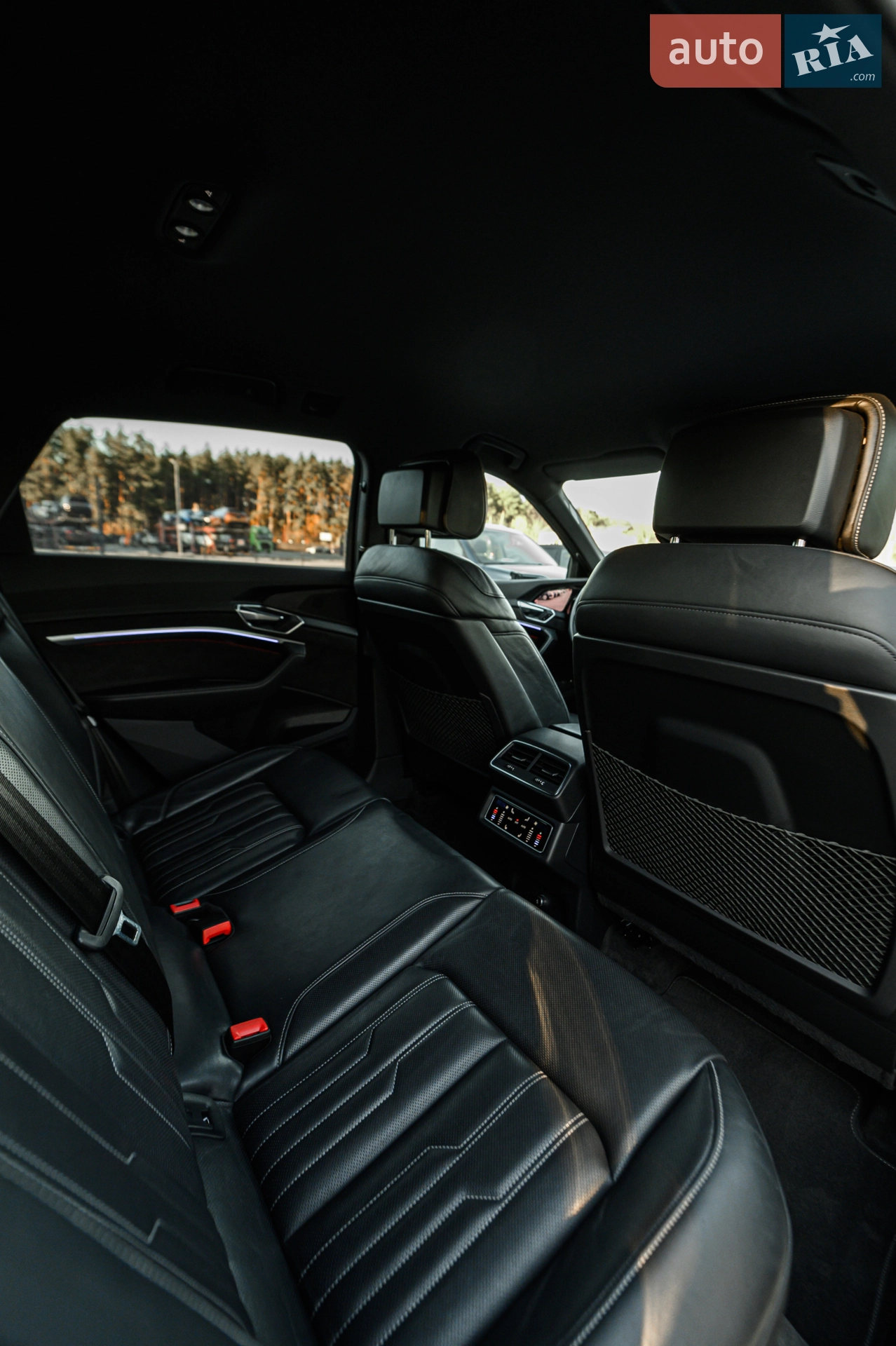 2021 Audi e-tron S - мініатюра 52
