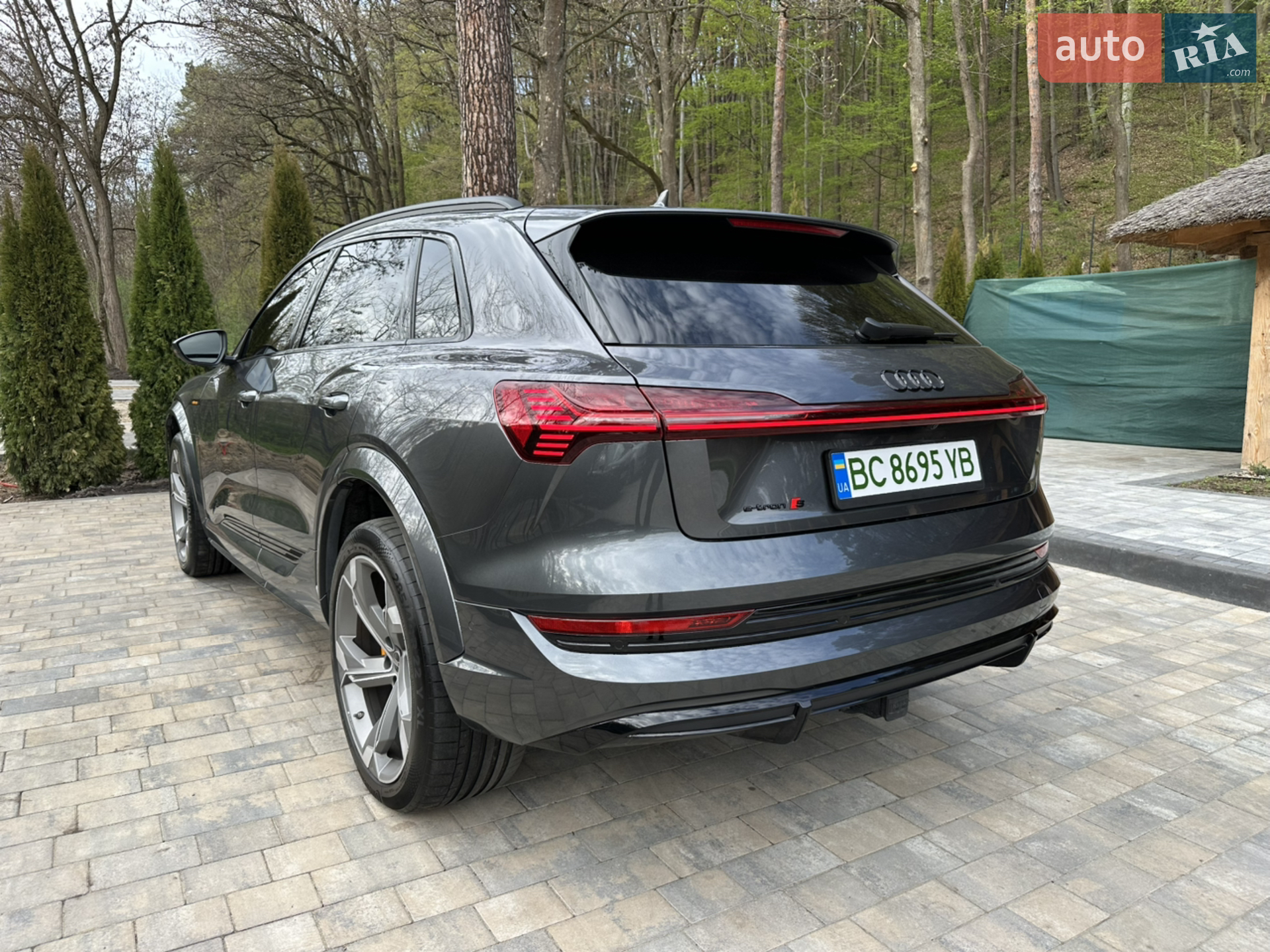 2022 Audi e-tron S - мініатюра 23