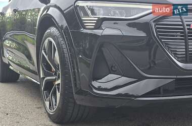 Внедорожник / Кроссовер Audi e-tron S 2021 в 