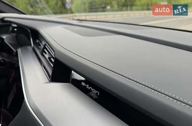 Внедорожник / Кроссовер Audi e-tron S 2021 в 