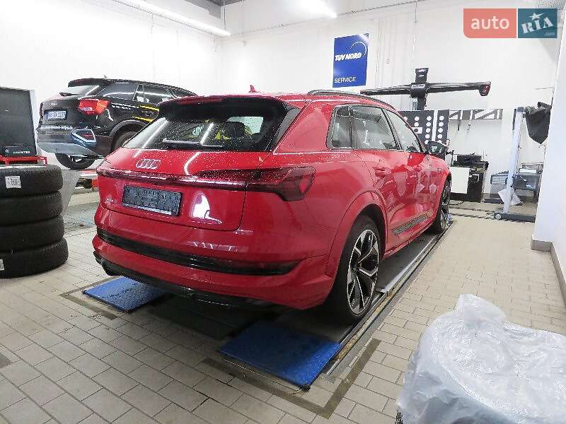 Внедорожник / Кроссовер Audi e-tron S 2021 в Львове