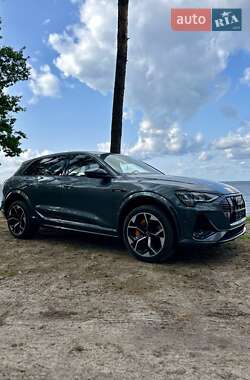 Внедорожник / Кроссовер Audi e-tron S 2021 в 