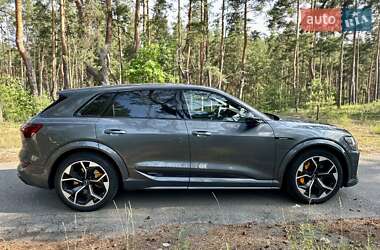 Внедорожник / Кроссовер Audi e-tron S 2021 в 
