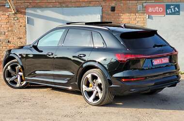 Внедорожник / Кроссовер Audi e-tron S 2022 в 