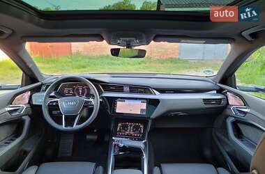 Внедорожник / Кроссовер Audi e-tron S 2022 в 