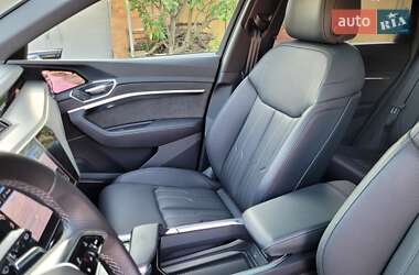 Внедорожник / Кроссовер Audi e-tron S 2022 в 