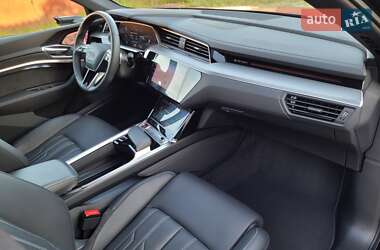 Внедорожник / Кроссовер Audi e-tron S 2022 в 