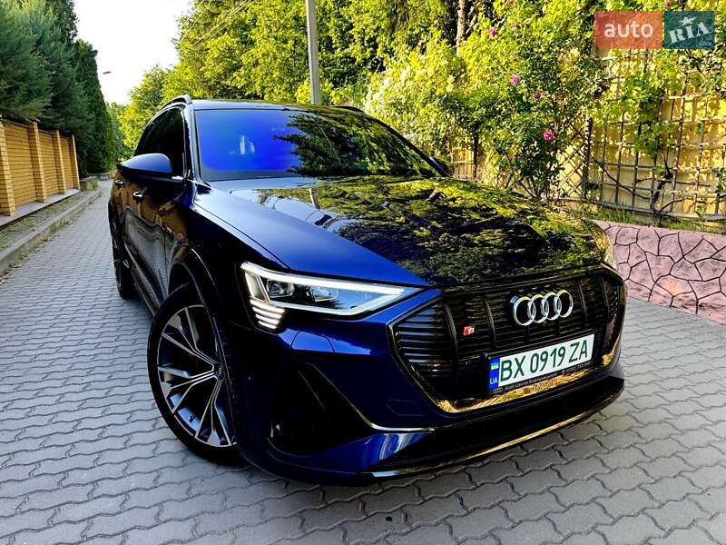 Внедорожник / Кроссовер Audi e-tron S 2020 в 