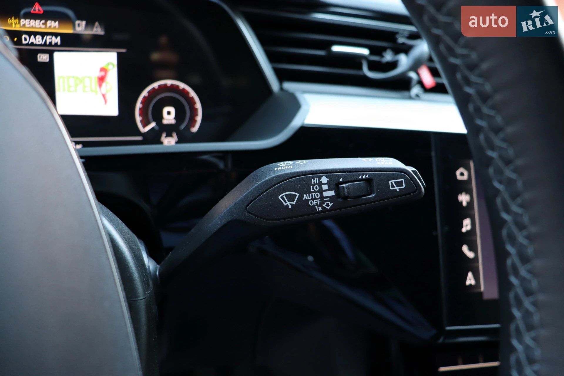 2022 Audi e-tron S - мініатюра 27