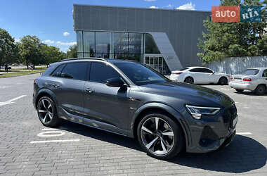 Внедорожник / Кроссовер Audi e-tron S 2023 в 