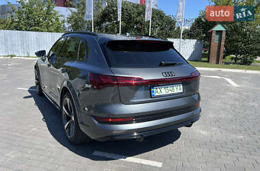 Внедорожник / Кроссовер Audi e-tron S 2023 в 