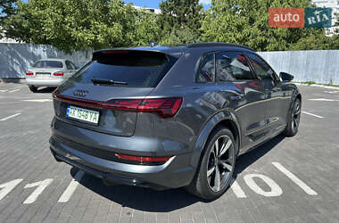 Внедорожник / Кроссовер Audi e-tron S 2023 в 