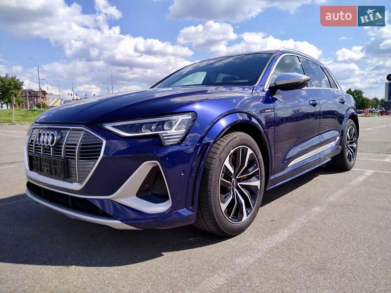 Внедорожник / Кроссовер Audi e-tron S 2022 в 
