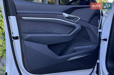 Внедорожник / Кроссовер Audi e-tron S 2022 в 