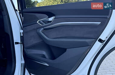 Внедорожник / Кроссовер Audi e-tron S 2022 в 