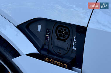 Внедорожник / Кроссовер Audi e-tron S 2022 в 
