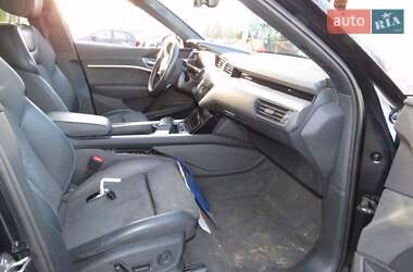 Позашляховик / Кросовер Audi e-tron S 2021 в  фото 16 Позашляховик / Кросовер Audi e-tron S 2021 в