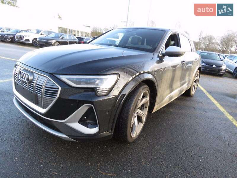 Позашляховик / Кросовер Audi e-tron S 2021 в Вінниці