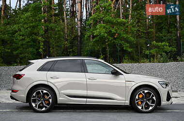 Внедорожник / Кроссовер Audi e-tron S 2022 в 