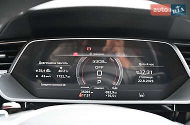 Внедорожник / Кроссовер Audi e-tron S 2022 в 