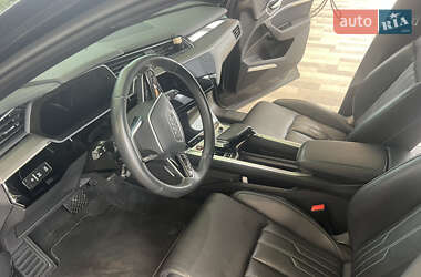 Внедорожник / Кроссовер Audi e-tron S 2021 в 