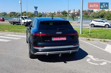 Позашляховик / Кросовер Audi e-tron S 2021 в  фото 12 Позашляховик / Кросовер Audi e-tron S 2021 в