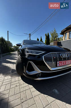 Внедорожник / Кроссовер Audi e-tron S 2021 в 