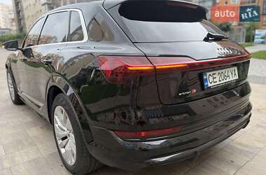 Позашляховик / Кросовер Audi e-tron S 2021 в 