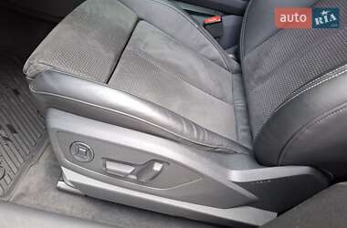 Позашляховик / Кросовер Audi e-tron S 2021 в 
