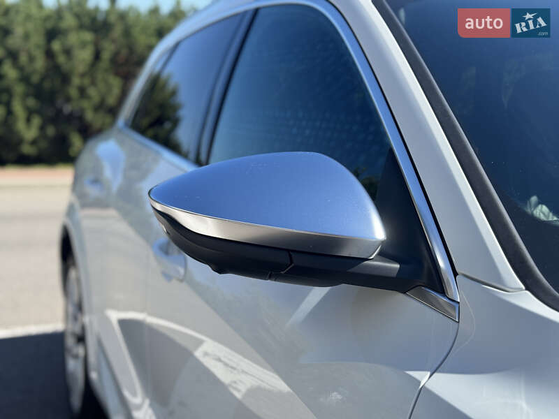 Позашляховик / Кросовер Audi e-tron S 2022 в Києві