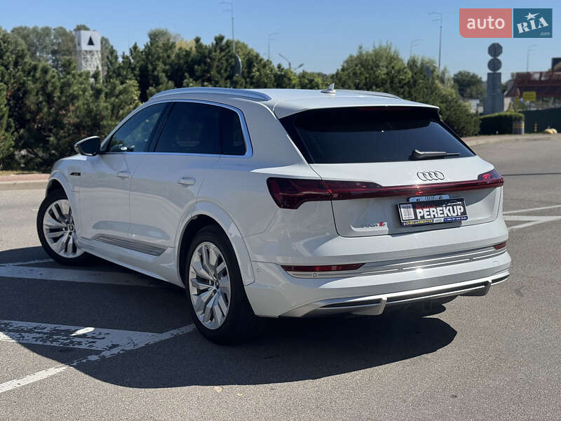 Позашляховик / Кросовер Audi e-tron S 2022 в Києві