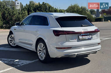 Позашляховик / Кросовер Audi e-tron S 2022 в 