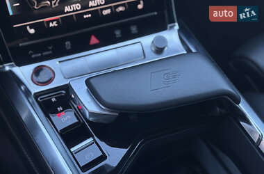 Позашляховик / Кросовер Audi e-tron S 2022 в 