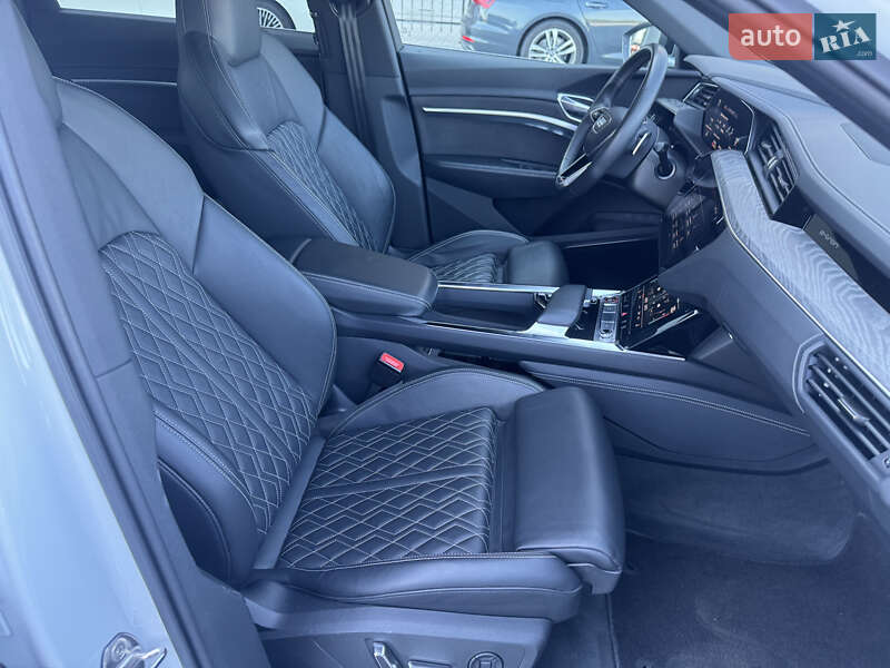 Позашляховик / Кросовер Audi e-tron S 2022 в Києві