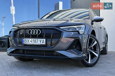 Позашляховик / Кросовер Audi e-tron S 2020 в 