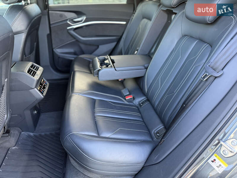 Внедорожник / Кроссовер Audi e-tron S 2020 в Хмельницком фото 40 Внедорожник / Кроссовер Audi e-tron S 2020 в Хмельницком