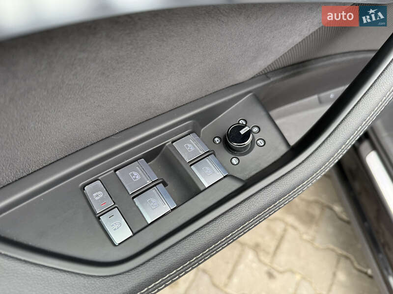 Позашляховик / Кросовер Audi e-tron S 2022 в Хмельницькому фото 25 Позашляховик / Кросовер Audi e-tron S 2022 в Хмельницькому