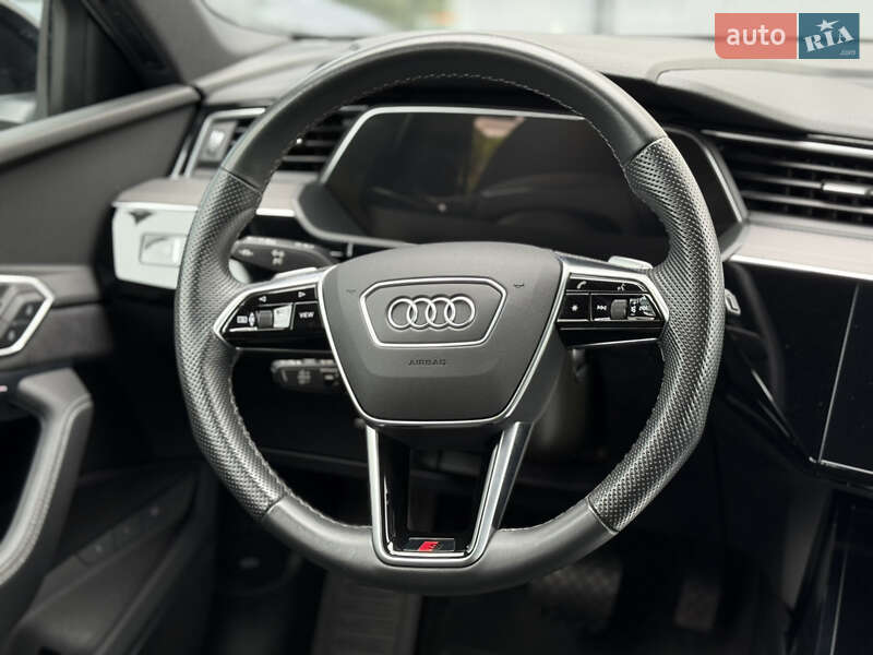 Позашляховик / Кросовер Audi e-tron S 2022 в Хмельницькому фото 28 Позашляховик / Кросовер Audi e-tron S 2022 в Хмельницькому