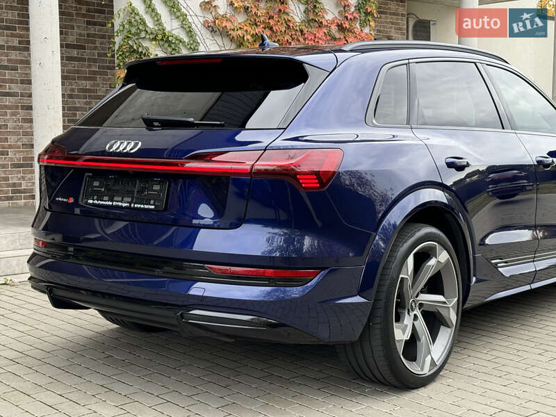 Позашляховик / Кросовер Audi e-tron S 2021 в Києві фото 38 Позашляховик / Кросовер Audi e-tron S 2021 в Києві