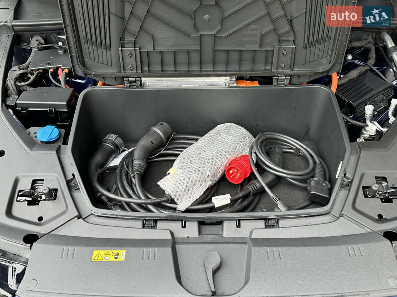 Позашляховик / Кросовер Audi e-tron S 2021 в Києві фото 133 Позашляховик / Кросовер Audi e-tron S 2021 в Києві