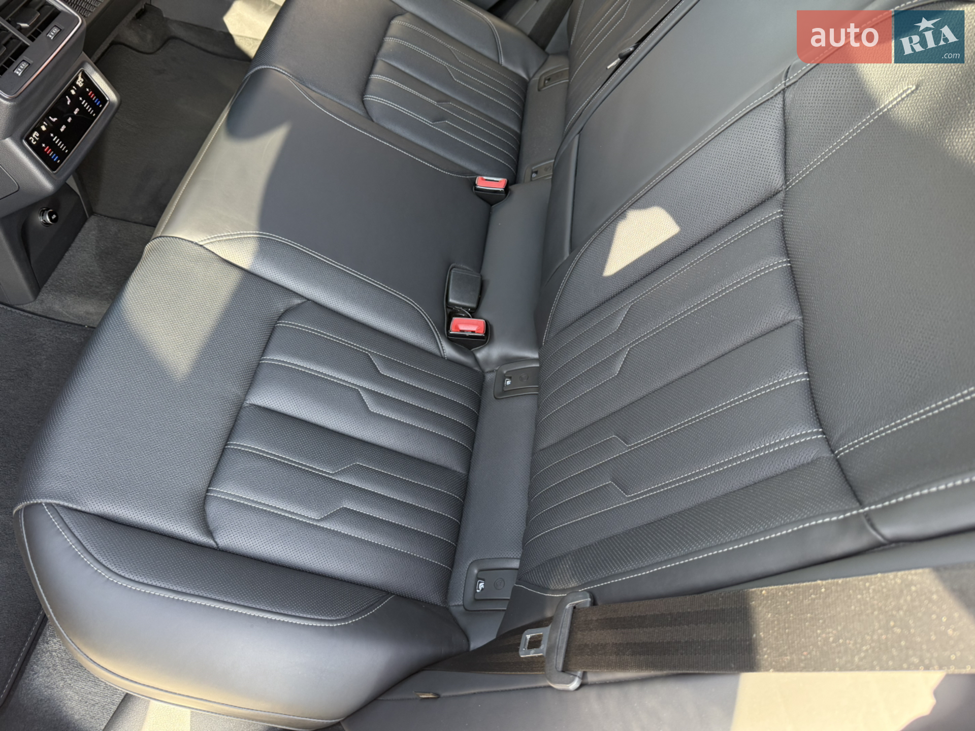 2022 Audi e-tron S - мініатюра 16
