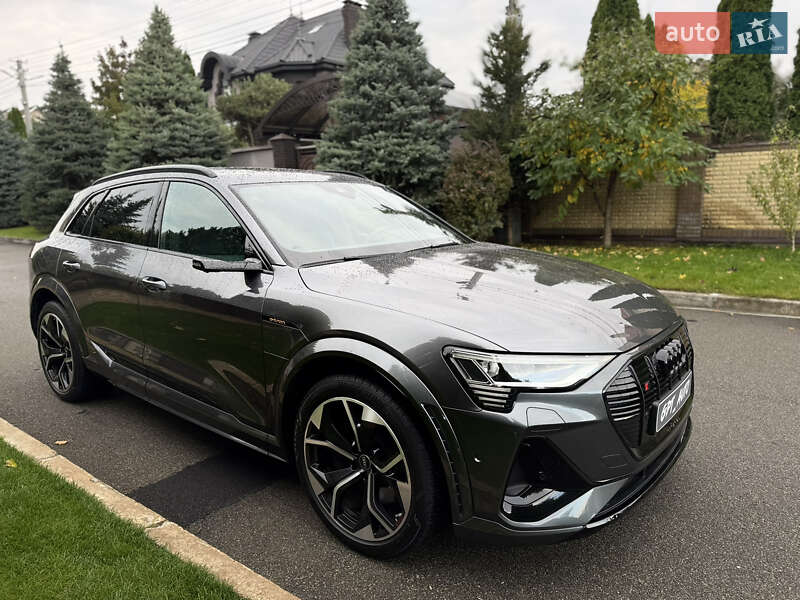 Позашляховик / Кросовер Audi e-tron S 2022 в Києві