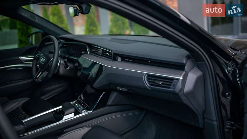 Внедорожник / Кроссовер Audi e-tron S 2022 в Черновцах фото 27 Внедорожник / Кроссовер Audi e-tron S 2022 в Черновцах