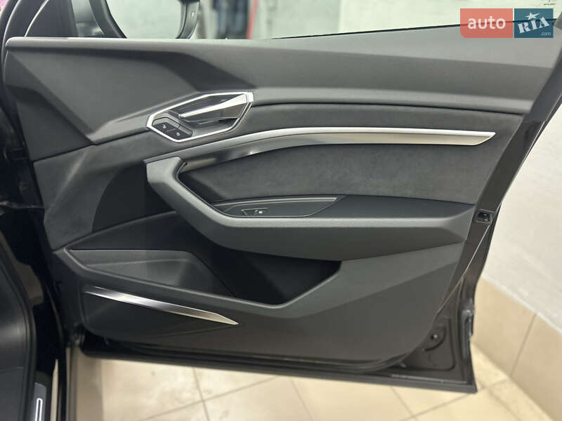 Внедорожник / Кроссовер Audi e-tron S 2022 в Одессе фото 20 Внедорожник / Кроссовер Audi e-tron S 2022 в Одессе