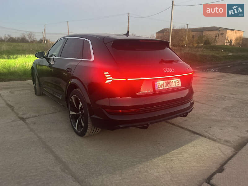 Внедорожник / Кроссовер Audi e-tron S 2022 в Одессе фото 50 Внедорожник / Кроссовер Audi e-tron S 2022 в Одессе
