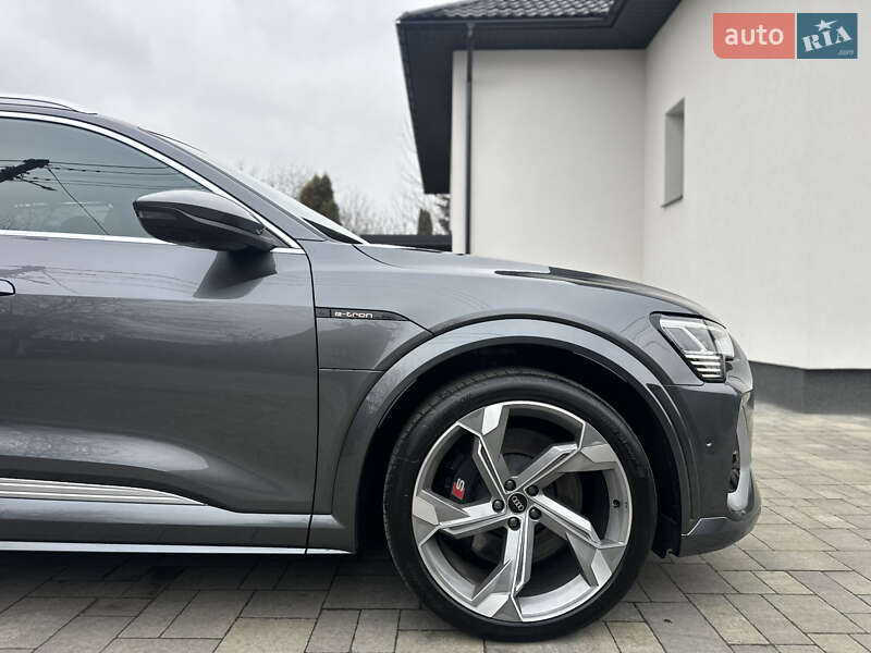 Позашляховик / Кросовер Audi e-tron S 2022 в Луцьку