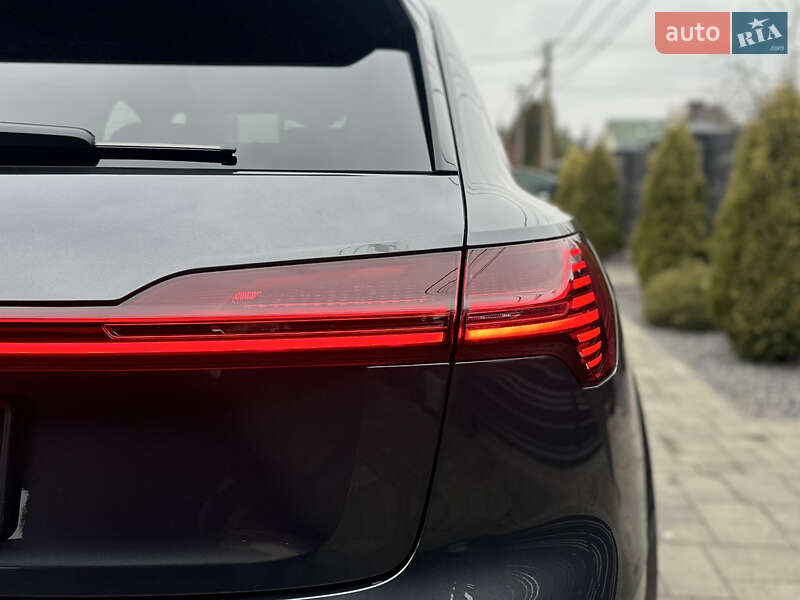 Позашляховик / Кросовер Audi e-tron S 2022 в Луцьку