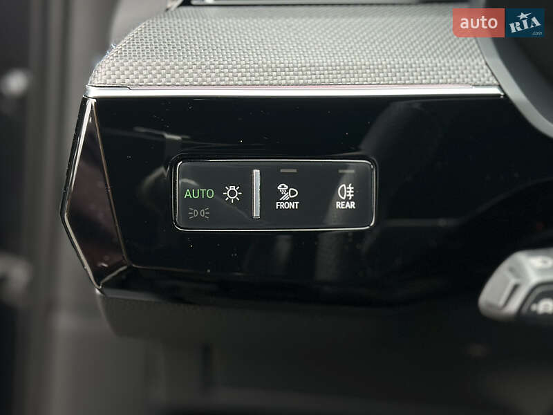 Позашляховик / Кросовер Audi e-tron S 2022 в Луцьку