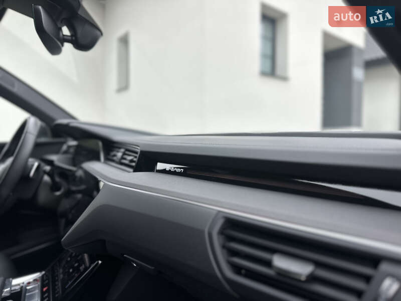 Позашляховик / Кросовер Audi e-tron S 2022 в Луцьку